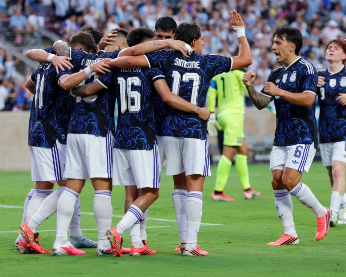 A qué hora juega Argentina vs