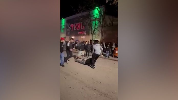 Brutal ataque a un adolescente en Neuquén: lo emboscaron a la salida de un boliche y le dieron una golpiza