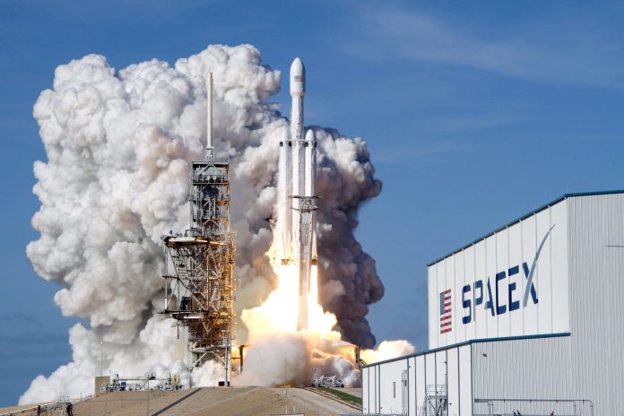Cómo hizo su fortuna Elon Musk, el hombre que podría convertirse en el primer billonario de la historia