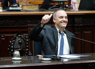 Con su nueva declaración jurada, Manuel Adorni contradijo lo que había informado en el Congreso