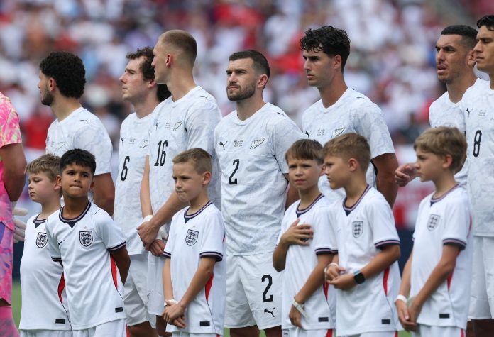 Con Tim Payne en cancha, Nueva Zelanda cayó ante Inglaterra en el último amistoso antes de su estreno en el Mundial