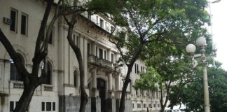 Condenaron a un abogado y a un policía en Santa Fe por extorsionar a un preso a cambio de su liberación