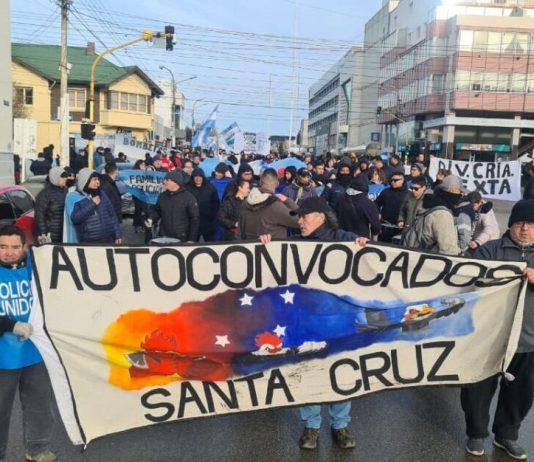 Conflicto salarial con la Policía en Santa Cruz: protestas, acampe y refuerzo de fuerzas federales de Nación