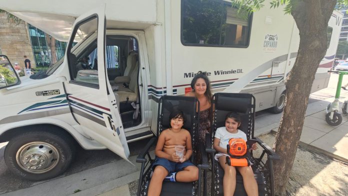 “Copando el mundo”: la familia argentina que recorre Estados Unidos en motorhome siguiendo a la selección argentina