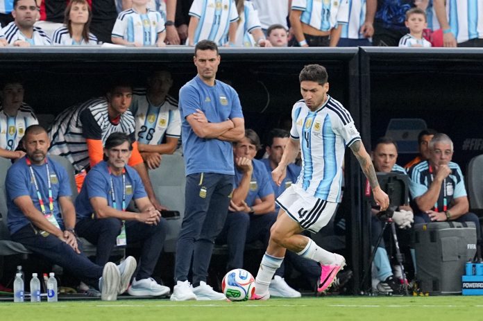 El cambio obligado que realizará Scaloni para cuidar a uno de los jugadores tocados en el próximo partido de Argentina en el Mundial