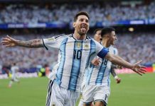 El gesto de Messi con una figura de Argelia que enterneció las redes sociales tras el triunfo de Argentina en el Mundial