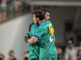 El gesto del Dibu Martínez que sorprendió a Santiago Beltrán tras su debut en el arco de la selección argentina