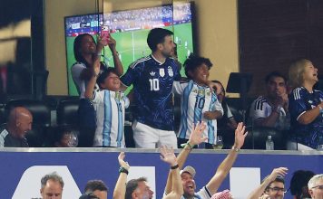 El gol de tiro libre de Lionel Messi ante Jordania en el Mundial: el efusivo festejo de Anto Roccuzzo con sus hijos