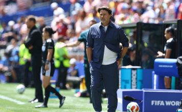 El llamativo outfit de Pochettino en el Mundial que es furor y provocó el comentario de Rooney: “Necesito saber de dónde saca su ropa”