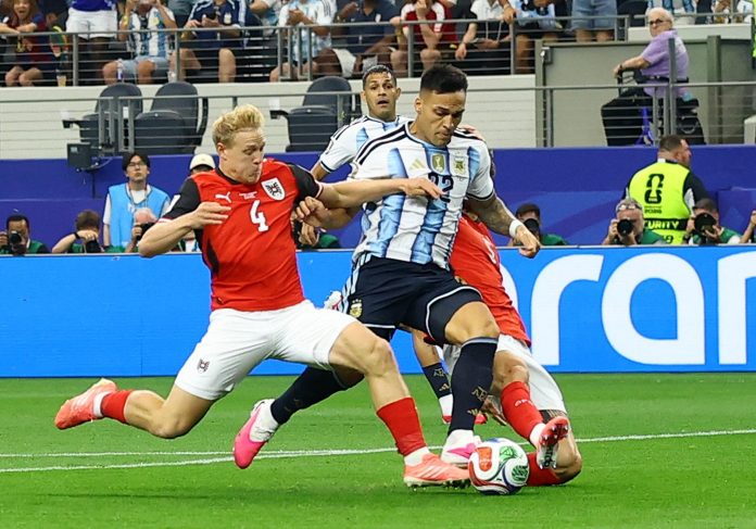 El penal que erró Lionel Messi a los 8 minutos de Argentina-Austria: por qué estuvo bien cobrada la infracción sobre Lautaro Martínez