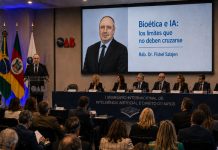 El rabino argentino Fishel Szlajen llevó la Ética del Límite al debate internacional sobre IA y Derecho en Porto Alegre