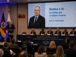 El rabino argentino Fishel Szlajen llevó la Ética del Límite al debate internacional sobre IA y Derecho en Porto Alegre