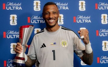 El show de 15 atajadas del arquero de Curazao en el inolvidable empate contra Ecuador que lo metió en la historia de los Mundiales