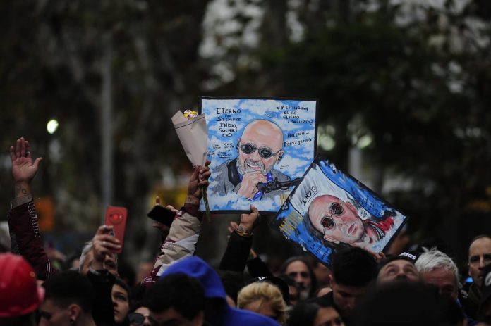 El último adiós al Indio Solari: la Justicia autorizaría la cremación tras el resultado de los estudios complementarios