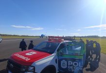 “El vuelo en el que viaja mi mamá tiene una bomba”: amenaza y pánico en un avión que aterrizó en Corrientes