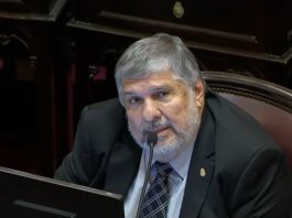 En el peronismo advirtieron por una maniobra del oficialismo para blindar a Manuel Adorni en el Senado