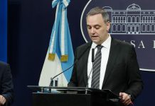 En la antesala de una posible interpelación, Manuel Adorni reunirá a los senadores de LLA en Casa Rosada