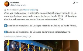 En un micro escolar, sin ventanas y a todo ritmo: la llamativa llegada al partido despedida de una selección que jugará el Mundial