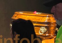 Exclusivo: las primeras imágenes de la capilla ardiente donde una multitud despide al Indio Solari
