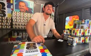 Harry Maguire sorprendió vendiendo figuritas en Nueva York tras quedar afuera de la lista de Inglaterra para el Mundial