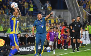 “¡Hasta mi mamá me pide que lo eche!”: el presidente de Rosario Central respaldó la continuidad de Almirón con un curioso discurso