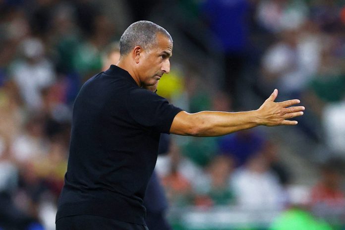 Impacto en el Mundial 2026: se confirmó el despido de un entrenador tras ser goleado en el debut