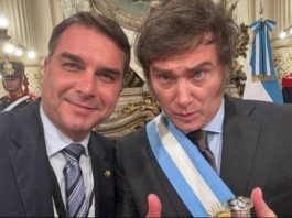 Javier Milei y Flávio Bolsonaro se volverán a reunir en Argentina en un nuevo gesto de campaña frente a Lula