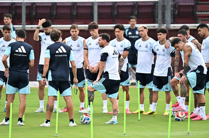 La buena noticia que recibió Scaloni en la práctica de la selección argentina a pocos días del inicio del Mundial