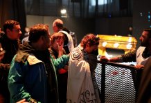 La despedida del Indio Solari: una fila interminable que sólo puede dejar de llorar cuando se pone a cantar