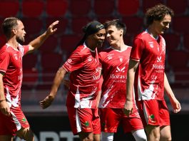 La jugada de Ronaldinho que ridiculizó a Gasly en el partido entre pilotos de la F1 y estrellas del fútbol en Mónaco