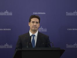 La trastienda del primer acto de Adrián Ravier, el nuevo vocero presidencial, en medio de las dudas sobre el futuro de Manuel Adorni