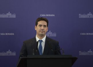 La trastienda del primer acto de Adrián Ravier, el nuevo vocero presidencial, en medio de las dudas sobre el futuro de Manuel Adorni