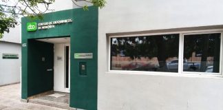 Llamaron para denunciar el robo de una tarjeta de crédito y les robaron $400 millones: la estafa a un colegio de bioquímicos