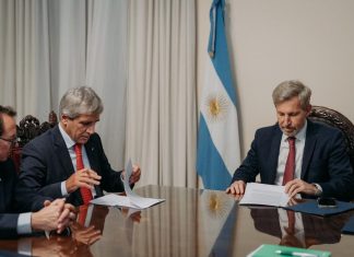 Luis Caputo y Rogelio Frigerio impulsan un nuevo pacto fiscal entre Nación y las provincias