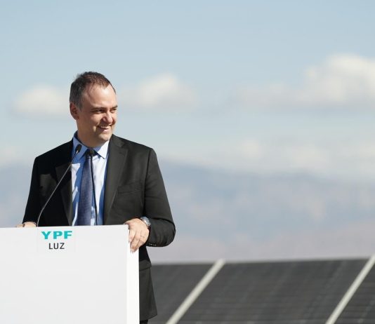 Manuel Adorni renunciará también como director de YPF por el Estado y se aleja de todos los cargos