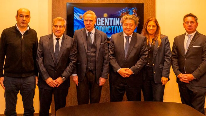 Miguel Ángel Pichetto y Carlos Kikuchi encabezaron el encuentro “Argentina Productiva” en La Plata