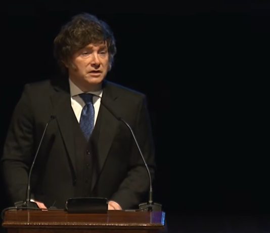 Milei participó de un homenaje al Rebe de Lubavitch y defendió el capitalismo: “Es el sistema que Dios preparó”