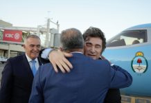Milei vuelve al interior: dos actos patrios en Rosario y Tucumán en medio del ruido político