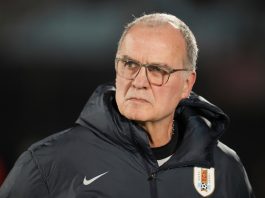 Otro escándalo en Uruguay con Marcelo Bielsa tras la lesión de Ronald Araujo a días del Mundial: “Son cosas que no pueden pasar”