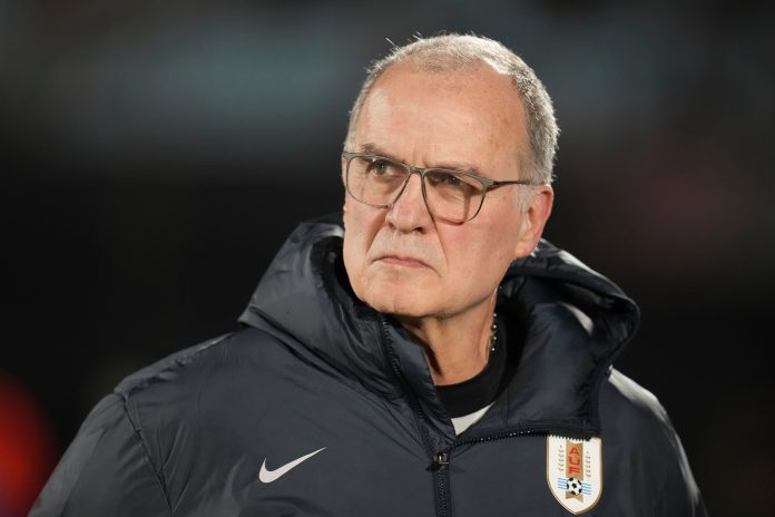 Otro escándalo en Uruguay con Marcelo Bielsa tras la lesión de Ronald Araujo a días del Mundial: “Son cosas que no pueden pasar”