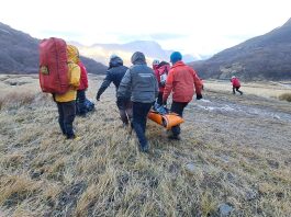 Tragedia en Ushuaia: así fue el operativo para rescatar los cuerpos del guía y la turista uruguaya que murieron en un glaciar