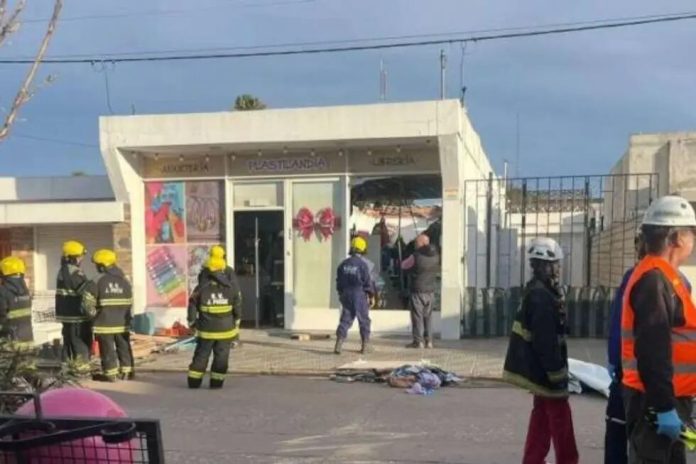 Trágico accidente en Córdoba: un hombre murió tras el derrumbe del techo de una juguetería