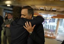 Tras designar a Santilli, Milei respaldó a Manuel Adorni: “Sigo confiando en su inocencia, es una persona honesta”