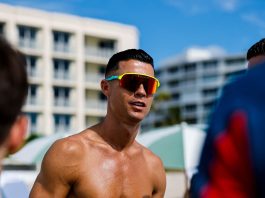 Tras su contundente respuesta sobre su físico, Cristiano Ronaldo se mostró en una playa a los 41 años antes de jugar el Mundial