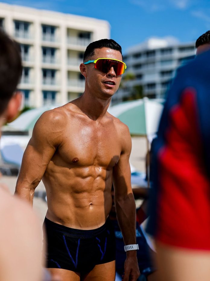 Tras su contundente respuesta sobre su físico, Cristiano Ronaldo se mostró en una playa a los 41 años antes de jugar el Mundial