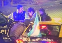 Un padre y su hijo adolescente fueron detenidos por robar un comercio en pleno centro de Mendoza