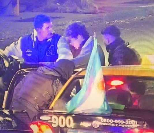 Un padre y su hijo adolescente fueron detenidos por robar un comercio en pleno centro de Mendoza