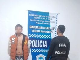 Viajaba con su suegra en moto y dos ladrones lo balearon en un tobillo para robarle en plena avenida: los detuvieron