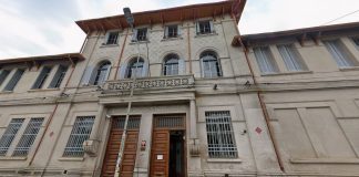 Video: un alumno de un colegio de Tandil agredió a un profesor y le fracturó la mandíbula
