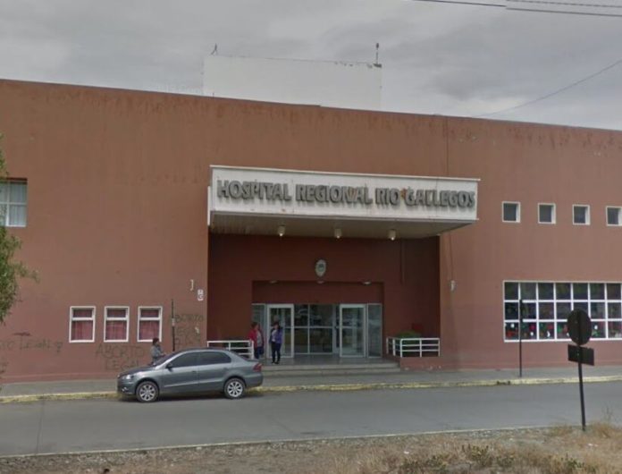 Apuñalaron en el pecho a un hombre y lo abandonaron en plena calle de Río Gallegos